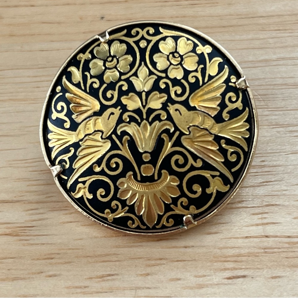 Vtg Damascene Pin Brooch Vining Flowers Doves Fluer-de-Lys Blk w Gold Inlay EUC
